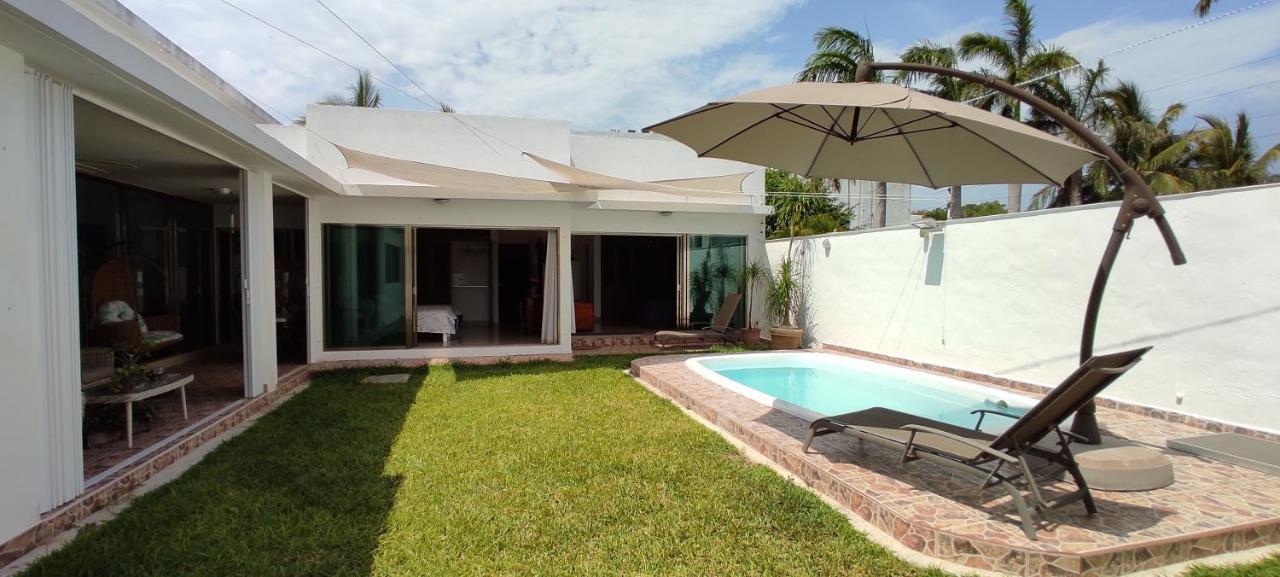 Casa Abril Cozzy Suites Cancun Exterior photo