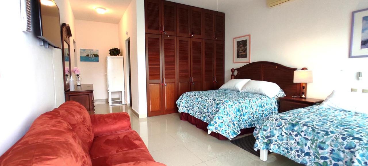 Casa Abril Cozzy Suites Cancun Exterior photo